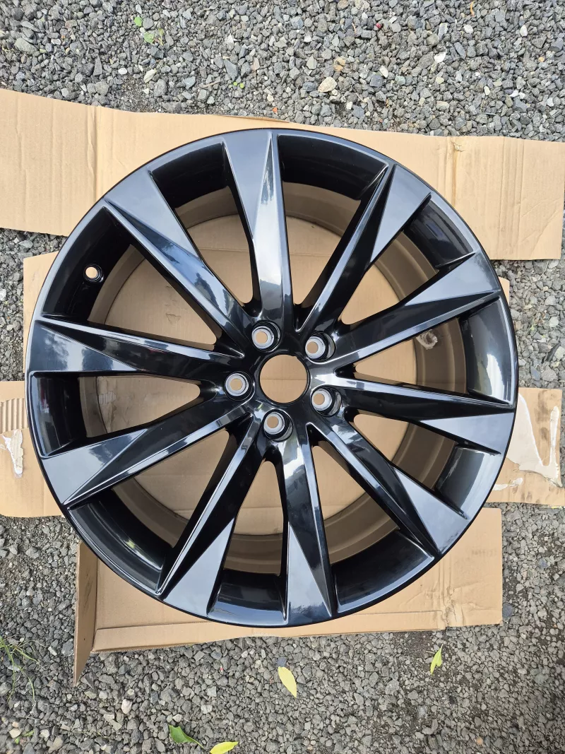 Alu disk AUDI 4K9071490A 8,5Jx20 ET37 cerný 1 kus