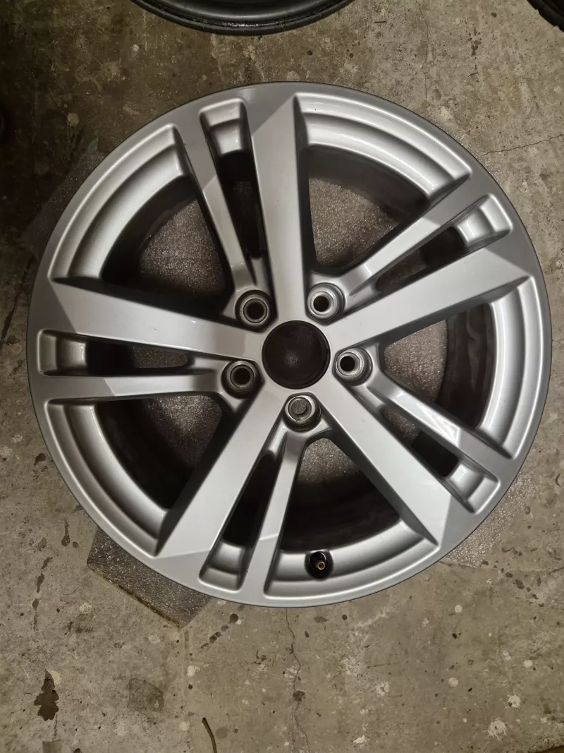 Kusový Alu disk AUDI Q3 R17 ET40 7j 83A601025F