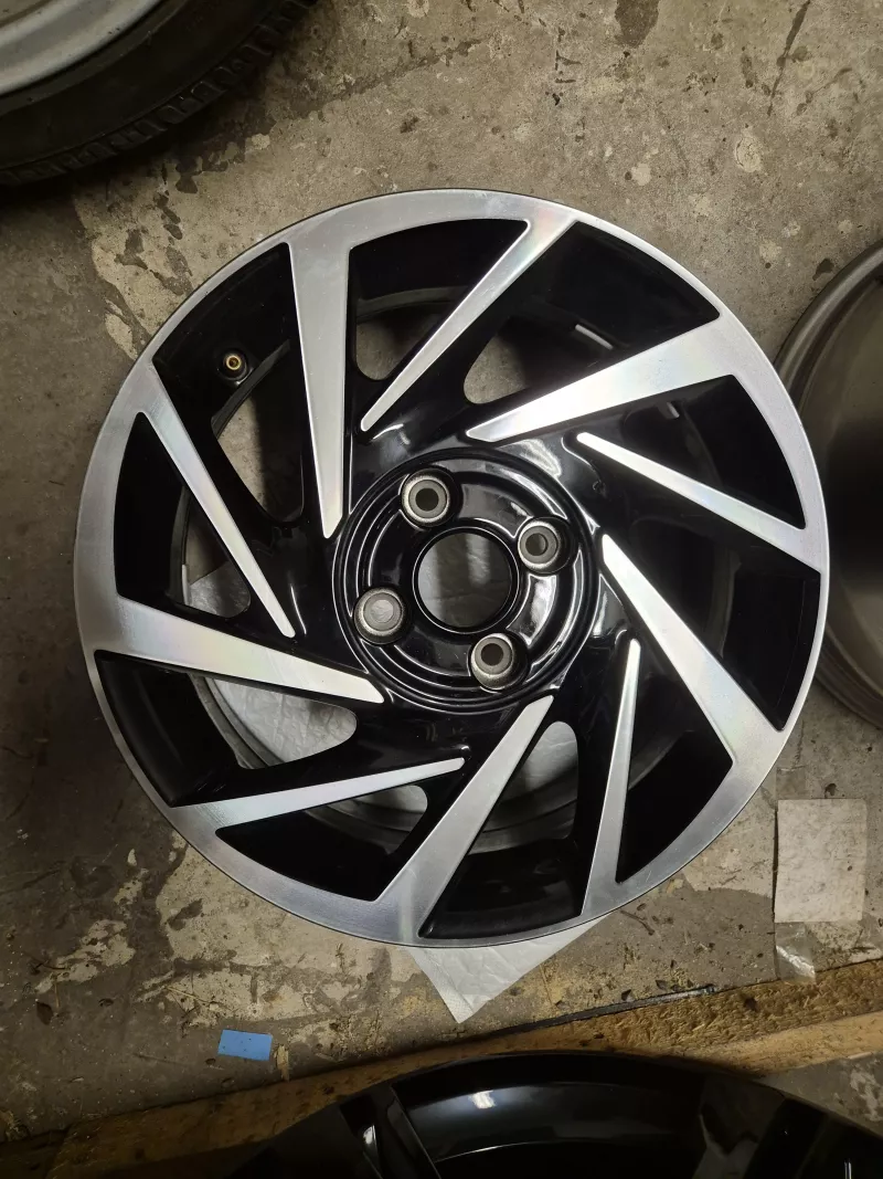 Kusový Alu disk Volkswagen Up Woodstock ET41 5,5j R15 1s0601025bm