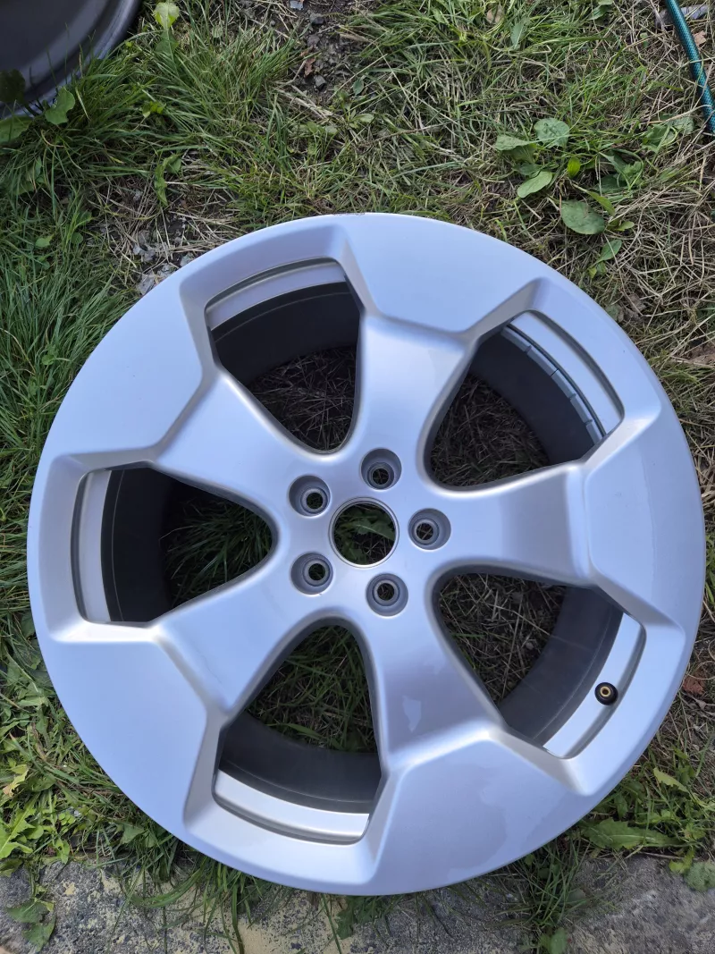 Kusový disk ID Buzz R20 Stockton ET58 10J x 20 Volkswagen OEM