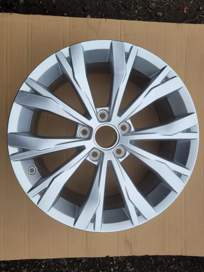 Kusový disk Volkswagen Tiguan Montana R17 7j ET40 5na601025 Audi