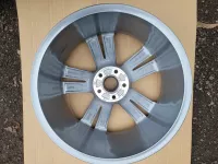 Kusový disk VolkswagenTouareg 3 Sebring R19 8,5j ET28 760601025P Audi Kusový disk VolkswagenTouareg 3 Sebring R19 8,5j ET28 760601025P Audi