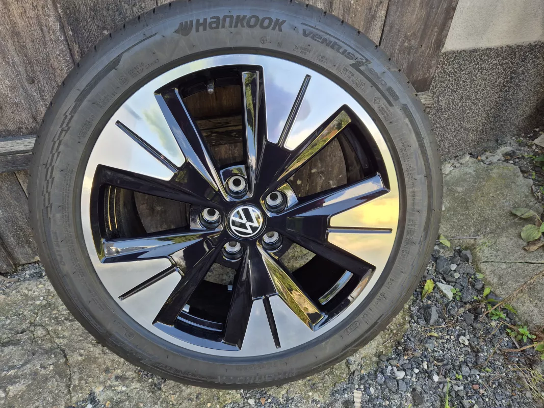 Nová letní sada kol originál Volkswagen T7 Multivan Halmstad Bi-color ET58 8J x 19 7T0601025C Volkswagen OEM