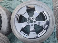 Nová Zimní / Celoroční kola originál Volkswagen ID Buzz Black R20 přední 8J ET45 1T3601025AB zadní ET58 10J 1T3601025AC Volkswagen OEM Nová Zimní / Celoroční kola originál Volkswagen ID Buzz Black R20 přední 8J ET45 1T3601025AB zadní ET58 10J 1T3601025AC Volkswagen OEM