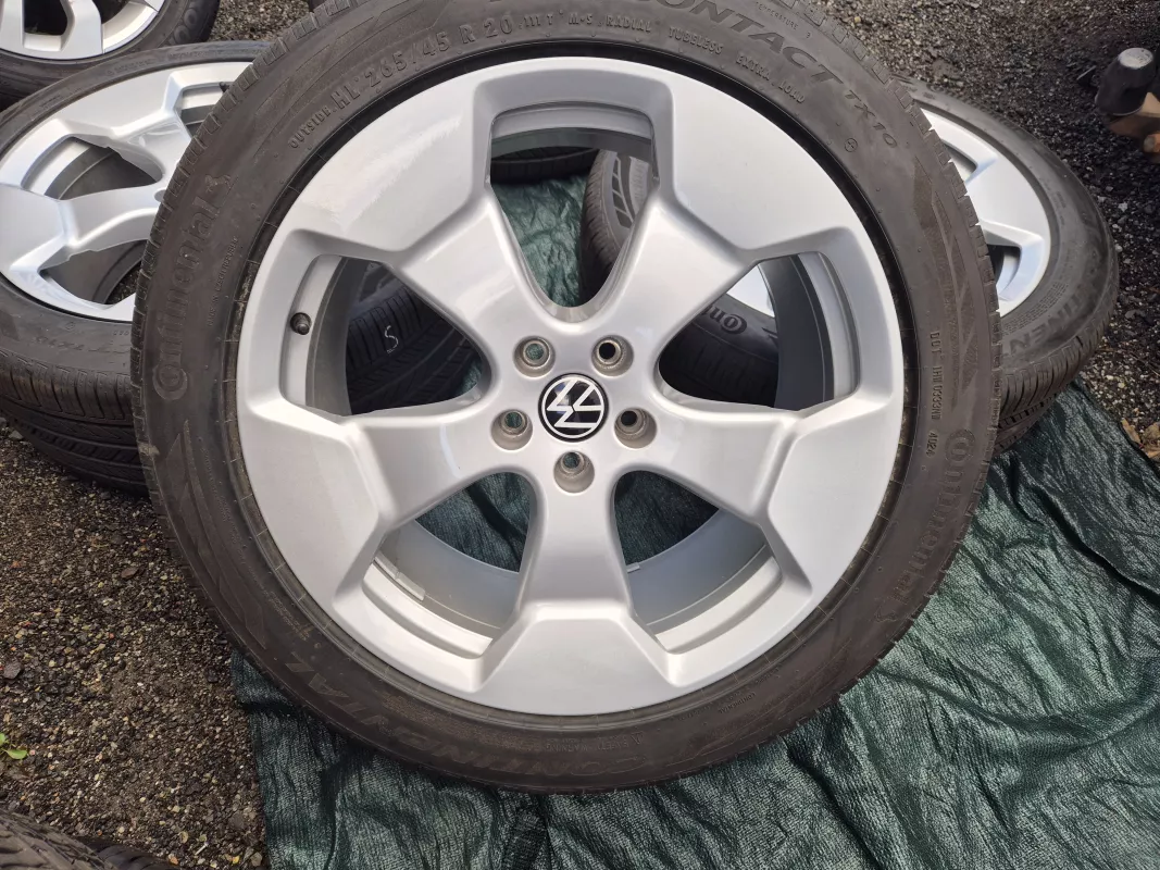 Nová Zimní / Celoroční kola originál Volkswagen ID Buzz R20 přední 8J ET45 1T3601025AB zadní ET58 10J 1T3601025AC Volkswagen OEM