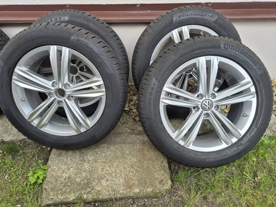 Nová Zimní kola originál Volkswagen Tiguan Sebring ET43 7J X 18 vč. zimních pneu Continental 235/55/18 Volkswagen OEM