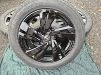 Nová Zimní sada alu kol originál Volkswagen Touareg III Nevada Black ET33 9J x 20 760601025AA Goodyear | ET33 Nová Zimní sada alu kol originál Volkswagen Touareg III Nevada Black ET33 9J x 20 760601025AA Goodyear | ET33