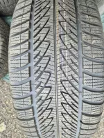 Nová Zimní sada alu kol originál Volkswagen Touareg III Nevada Black ET33 9J x 20 760601025AA Goodyear Volkswagen OEM