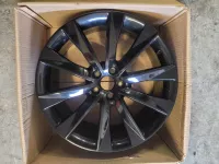 Sada disků originál AUDI A6 S6 4K9071490 8,5Jx20 ET37 černé Sada disků originál AUDI A6 S6 4K9071490 8,5Jx20 ET37 černé