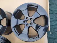 Sada disků Volkswagen ID.BUZZ - Stockton černé - přední 8x20 ET45 kód 1T3601025AB 10x20 ET58 kód 1T3601025AC Volkswagen OEM Sada disků Volkswagen ID.BUZZ - Stockton černé - přední 8x20 ET45 kód 1T3601025AB 10x20 ET58 kód 1T3601025AC Volkswagen OEM