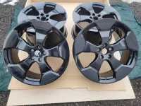 Sada disků Volkswagen ID.BUZZ - Stockton černé - přední 8x20 ET45 kód 1T3601025AB 10x20 ET58 kód 1T3601025AC Volkswagen OEM Sada disků Volkswagen ID.BUZZ - Stockton černé - přední 8x20 ET45 kód 1T3601025AB 10x20 ET58 kód 1T3601025AC Volkswagen OEM