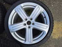 Zimní kola originál Volkswagen Golf GTI R Cadiz ET49 7,5J X 18 včetně zimních pneu Pirelli sottozero 3 225/40/18 Volkswagen OEM
