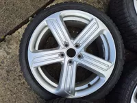 Zimní kola originál Volkswagen Golf GTI R Cadiz ET49 7,5J X 18 včetně zimních pneu Pirelli sottozero 3 225/40/18 Volkswagen OEM