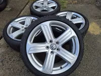 Zimní kola originál Volkswagen Golf GTI R Cadiz ET49 7,5J X 18 včetně zimních pneu Pirelli sottozero 3 225/40/18 | ET49