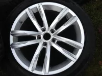 Zimní kola originál Volkswagen Passat B8 Dartfort ET44 8J X 18 včetně zimních pneu Pirelli 235/45/18 Volkswagen OEM