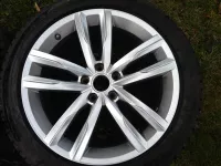 Zimní kola originál Volkswagen Passat B8 Dartfort ET44 8J X 18 včetně zimních pneu Pirelli 235/45/18 Volkswagen OEM