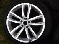 Zimní kola originál Volkswagen Passat B8 Dartfort ET44 8J X 18 včetně zimních pneu Pirelli 235/45/18 Volkswagen OEM