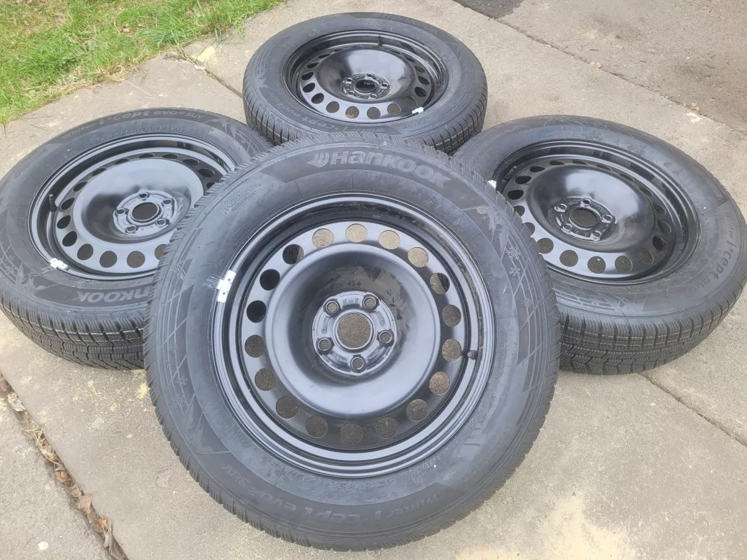 Zimní ocelová sada original VW Tiguan ET38 6,5J x 17 5qf601027j Volkswagen OEM