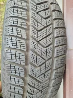 Zimní ocelová sada original VW Tiguan Tayron ET38 6,5J x 17 5qf601027j Pirelli Volkswagen OEM