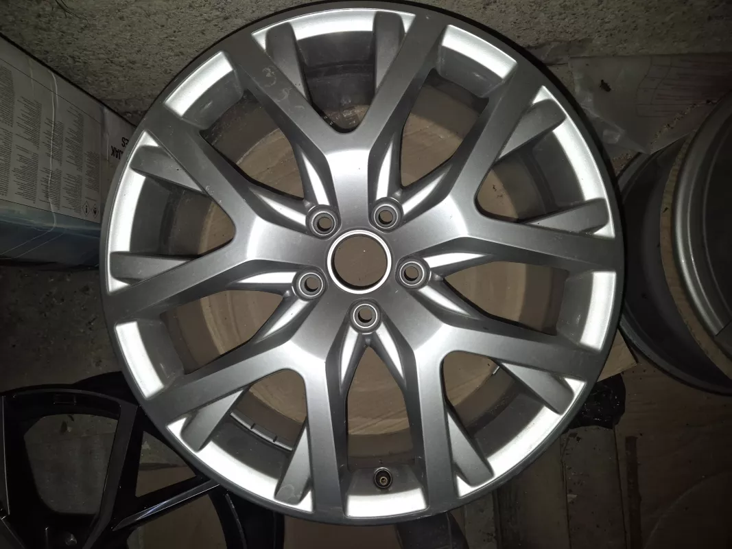 2 kusy disků Canyon Silver VW Golf Alltrack ET45 7,5J x 18 5G0601025DK Volkswagen OEM