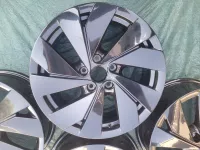 Sada disků Belmont černé Golf ET51 7,5J x 17 5H0601025C Volkswagen OEM