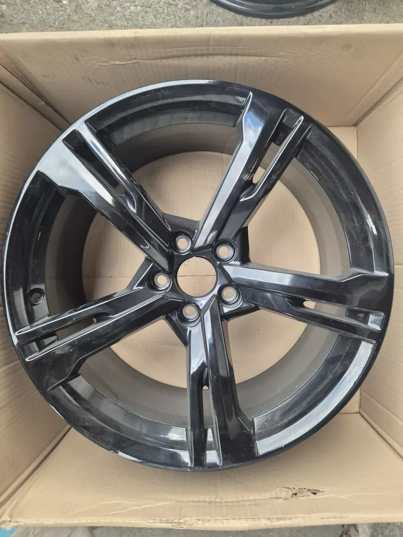 Alu disk AUDI A4 S4 R19 8,5Jx19 ET32 1 kus