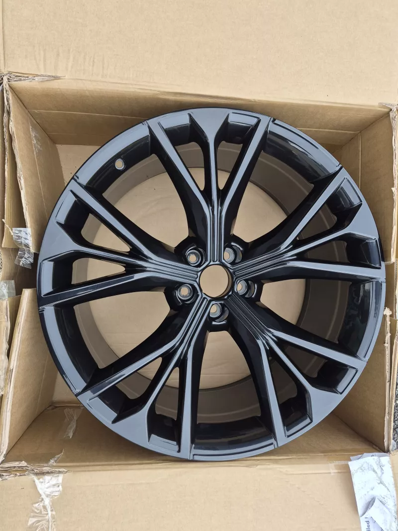 Alu disk AUDI A8 SQ8 R21 10jx21 ET20 1 kus