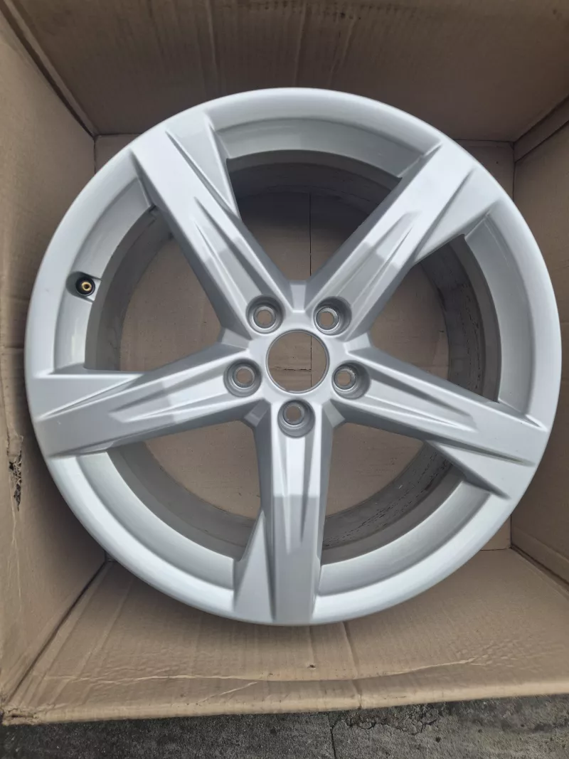 Alu disk AUDI Q5 80A601025BE 8Jx18 ET39 1 kus