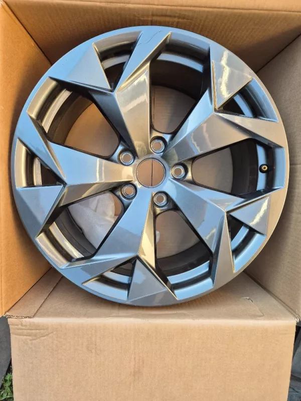 Alu disk Seat Cupra Formentor R18 8j ET40 5ff601025p