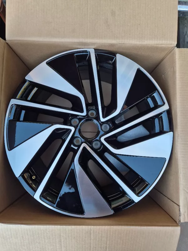 Alu disk Volkswagen T-roc R19 8j ET45 2gv601025g