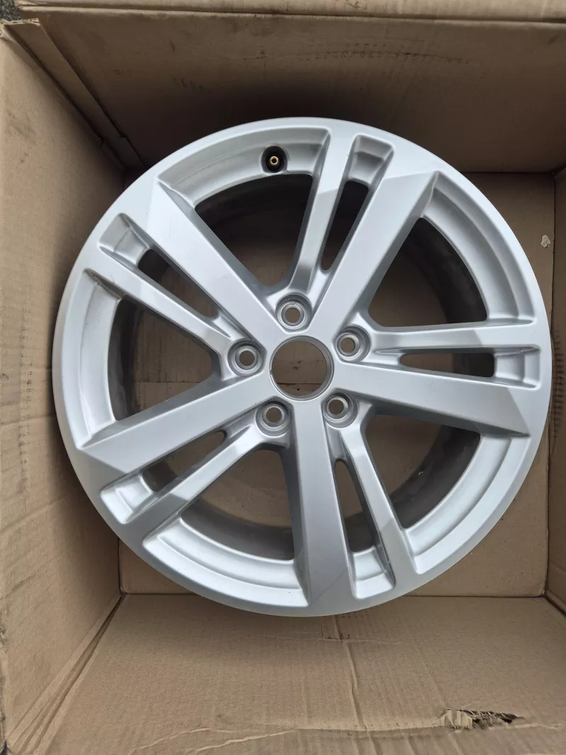 Kusový Alu disk AUDI Q3 R17 ET40 7j 83A601025F