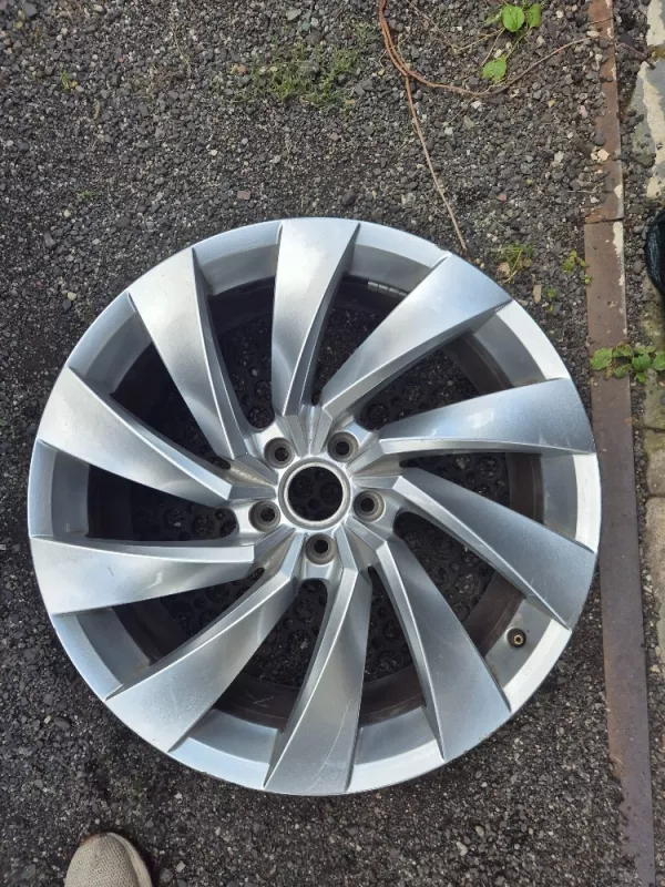 Kusový Alu disk Volkswagen Arteon Rosario silver R20 ET40 Audi