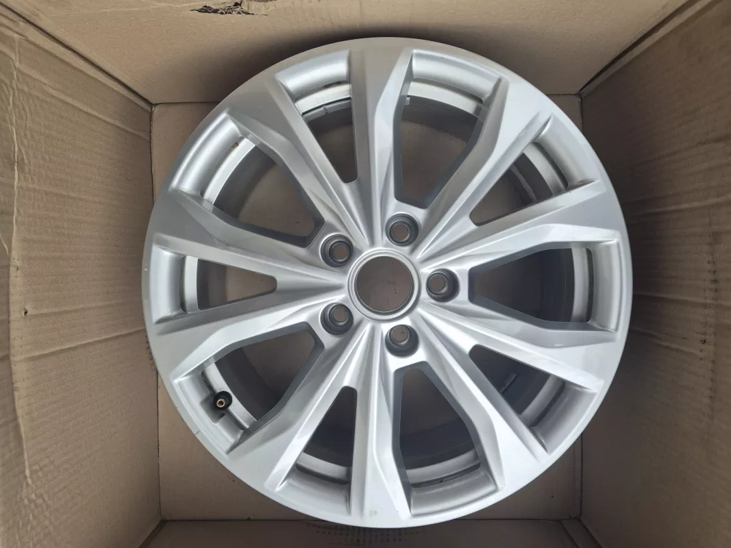 Kusový disk Volkswagen Caddy Barahona R17 6,5j ET49 2K7601025A Audi