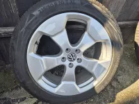 Nová letní kola originál Volkswagen ID Buzz R20 přední 8J ET45 1T3601025AB zadní ET58 10J 1T3601025AC Volkswagen OEM
