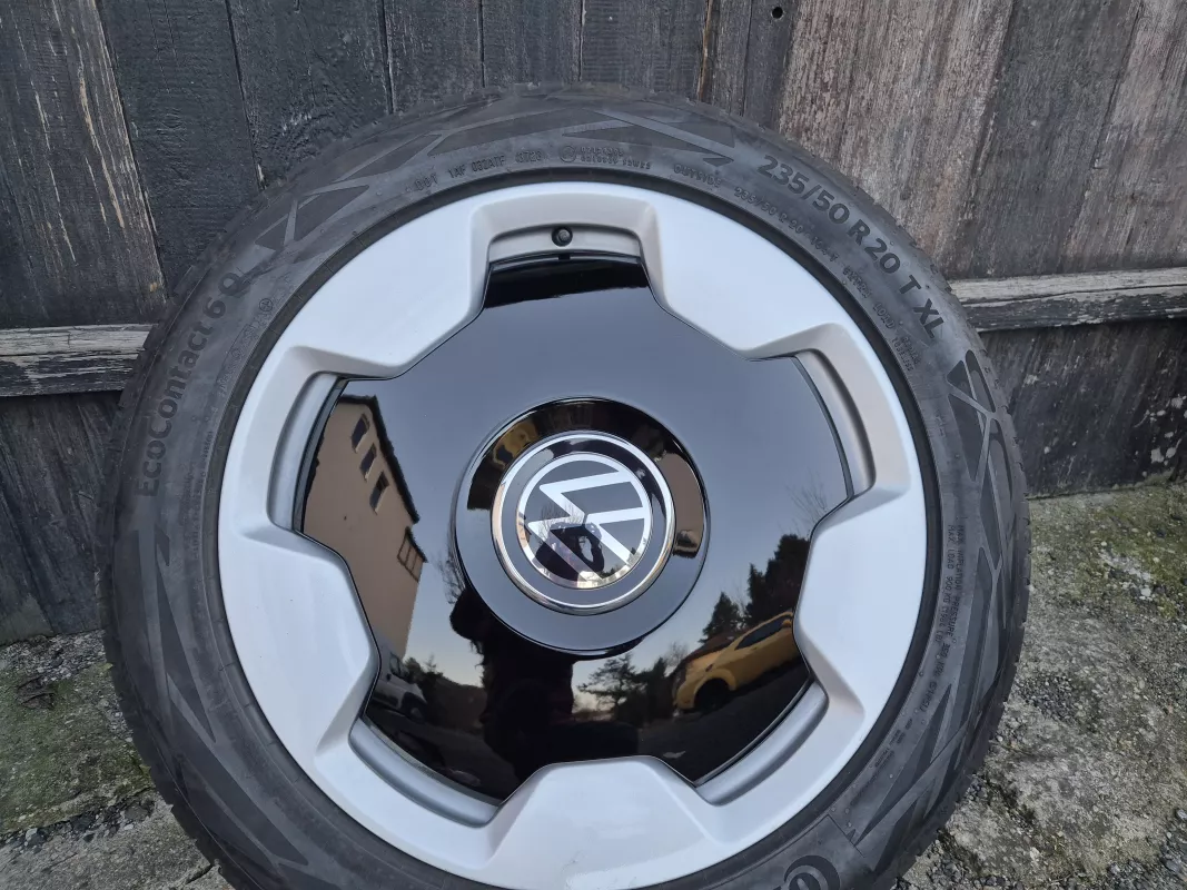 Nová letní kola originál Volkswagen ID Buzz R20 přední 8J ET45 1T3601025AB zadní ET58 10J 1T3601025AC Volkswagen OEM