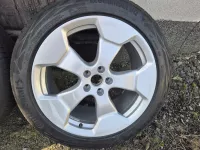 Nová letní kola originál Volkswagen ID Buzz R20 přední 8J ET45 1T3601025AB zadní ET58 10J 1T3601025AC Volkswagen OEM