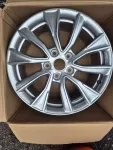 Nová Sada disků Volkswagen T7 Multivan Toshima silver ET60 7,5J x 18 7T0601025E Volkswagen OEM