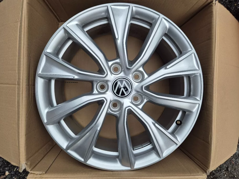 Nová Sada disků Volkswagen T7 Multivan Toshima silver ET60 7,5J x 18 7T0601025E Volkswagen OEM