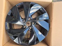Sada disků Belmont černé Golf ET46 6,5J x 17 5h0601025B Volkswagen OEM