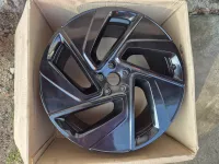 Sada disků Montreal černé Volkswagen ID.7 ET47 / ET40 9,5J / 8,5J x 20 Volkswagen OEM Sada disků Montreal černé Volkswagen ID.7 ET47 / ET40 9,5J / 8,5J x 20 Volkswagen OEM