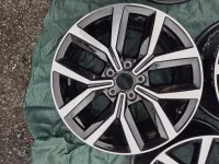 Sada disků Nivelles VW Passat / Tiguan ET40 7J x 17 3G0601025F Volkswagen OEM Sada disků Nivelles VW Passat / Tiguan ET40 7J x 17 3G0601025F Volkswagen OEM