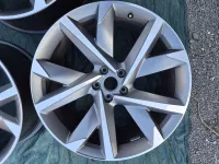 Sada disků originál Seat Tarraco FR Cupra ET38 8,5J x 20