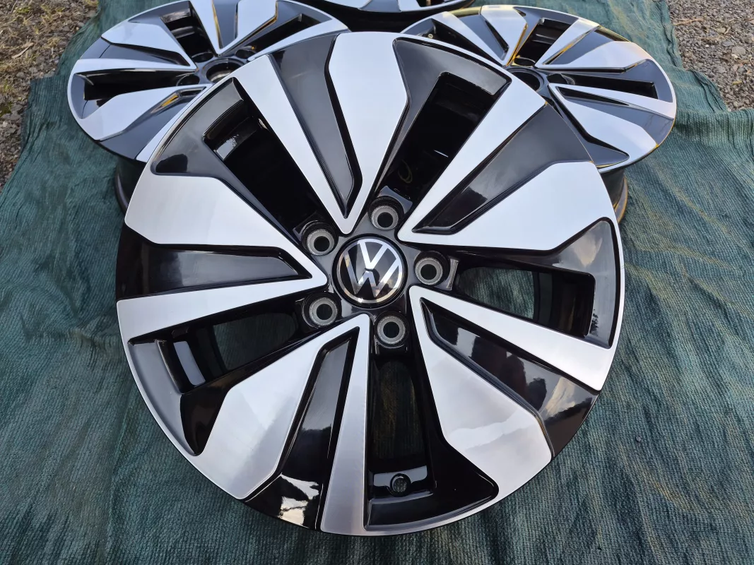 Sada disků originál VW Zurich Touran ET48 6,5J x 16 5TA601025AB Volkswagen OEM