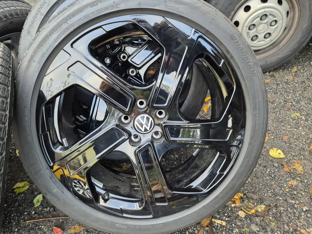 Sada disků Volkswagen ID.BUZZ - Townsville - přední 8,5jx21 ET40 kód 1t3601025t 10x21 ET58 kód 1T3601025aa Volkswagen OEM