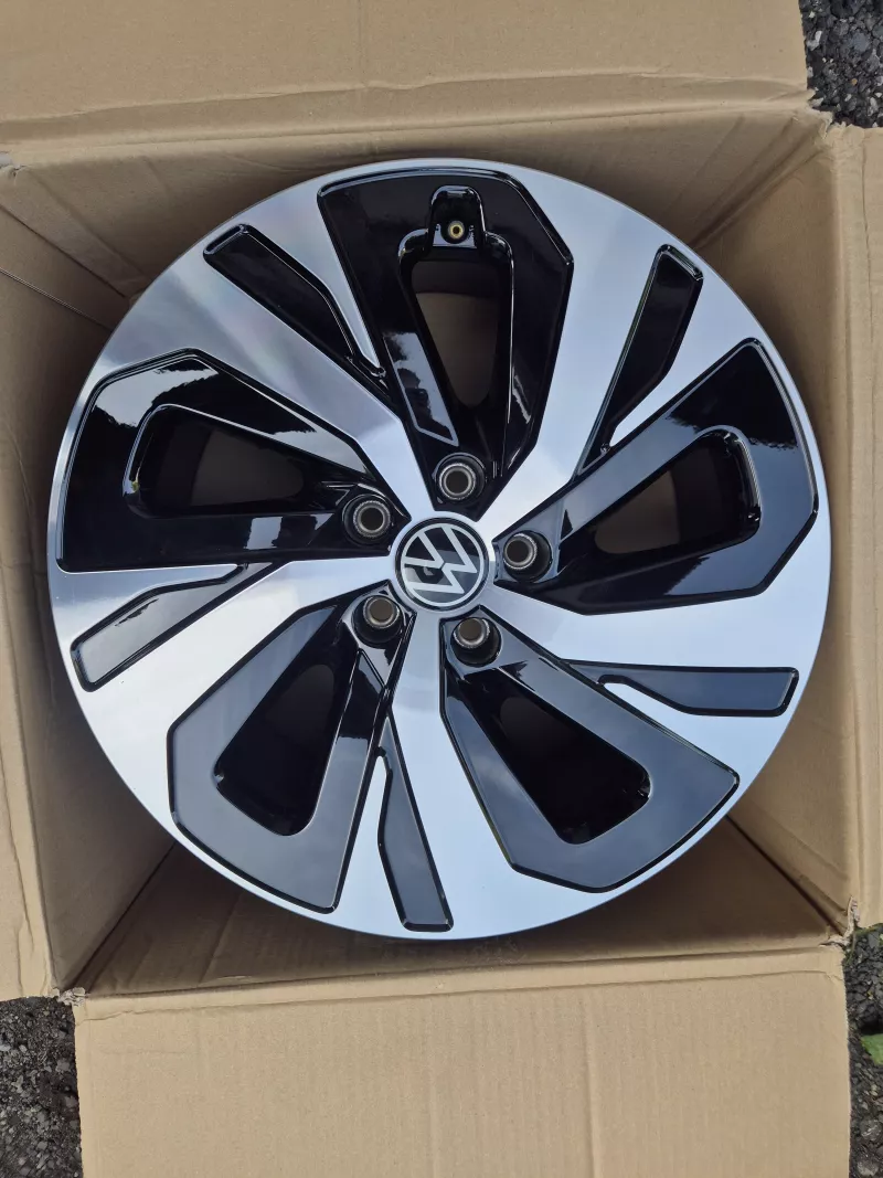 Sada disků Volkswagen ID4 ID5 Falun ET45 8J x 18 11a601025C Volkswagen OEM