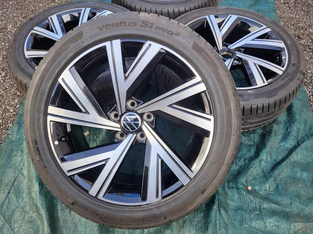 Sada letních disků Volkswagen VW Bergamo Arteon Arteon shooting brake ET40 8J x 17 Continental 245/45/18 Volkswagen OEM