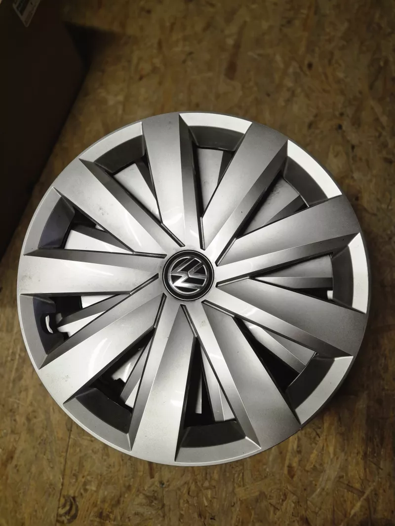 Sada poklic pro plechové disky velikosti R16, Original Volkswagen Passat B8 4ks Volkswagen OEM