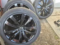 Zimní sada alu kol originál Volkswagen Touareg III Suzuka Black ET31 9,5J x 20 760601025L Pirelli | ET31