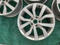 Sada disků Volkswagen Karlskoga Golf / Golf Plus ET49 7J x 17 5GM601025P Volkswagen OEM Sada disků Volkswagen Karlskoga Golf / Golf Plus ET49 7J x 17 5GM601025P Volkswagen OEM