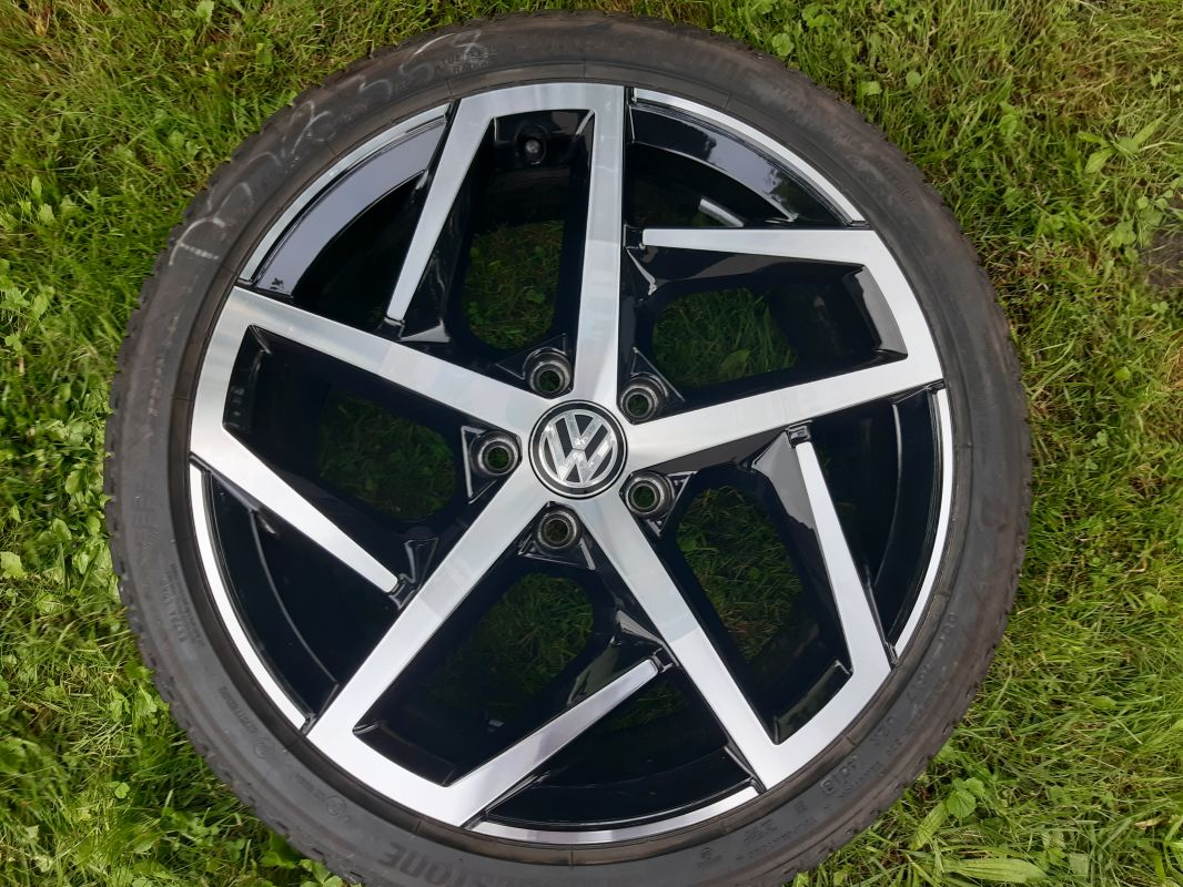 Letní kola Volkswagen Golf VIII GTI GTD Dallas ET51 7,5J x 18 5H0601025G Volkswagen OEM